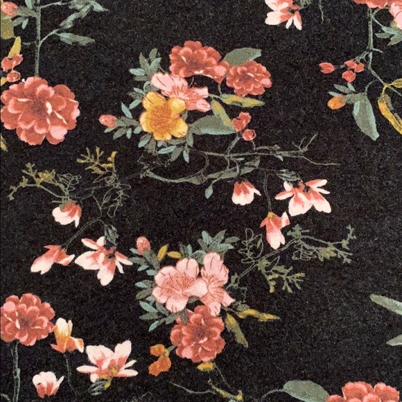 Flowered dress - Picture 2 of 4